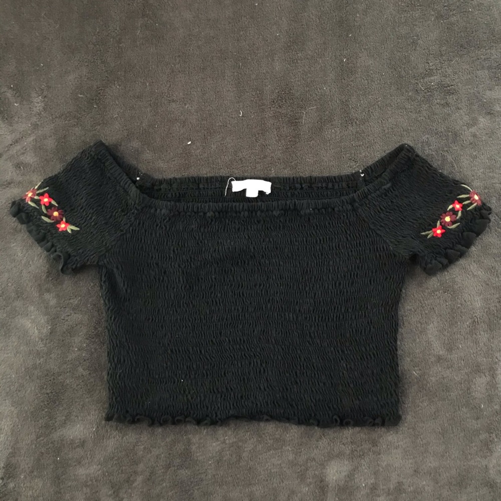 PacSun Flower Black Crop Top